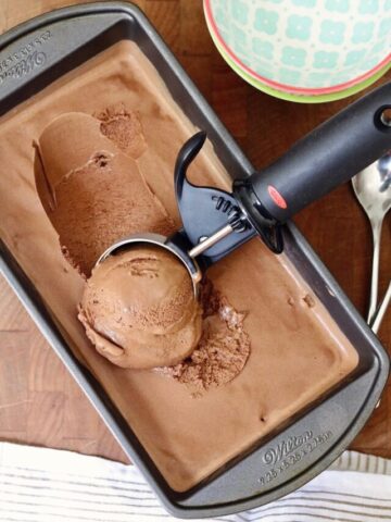 cropped-vegan-chocolate-ice-cream-1.jpg