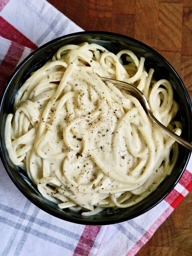 Vegan Garlic Alfredo Sauce