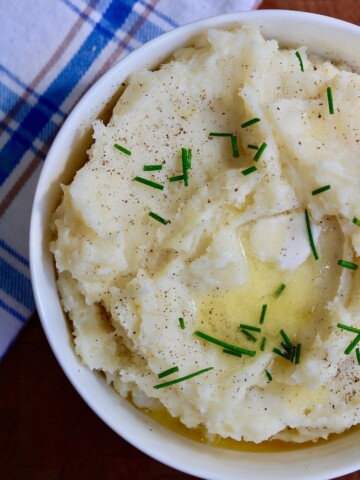vegan mashed potatoes in a white bowl