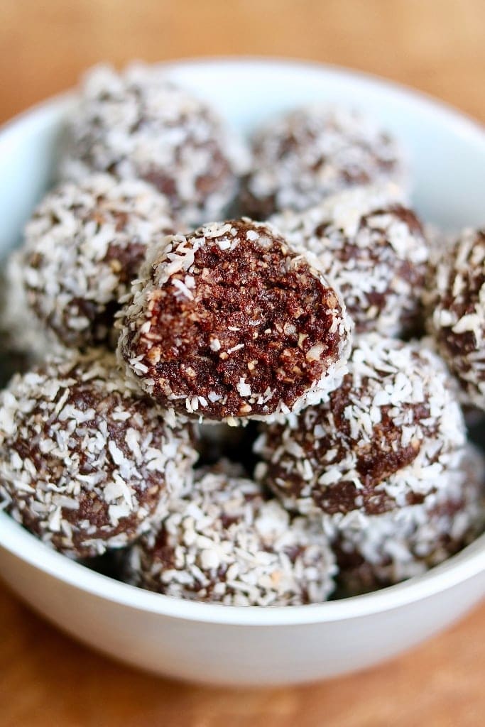 Coconut date balls