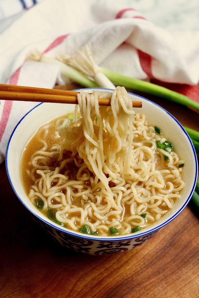 Easy Vegan Broccoli and Pepper Ramen Noodles - Make It Dairy Free