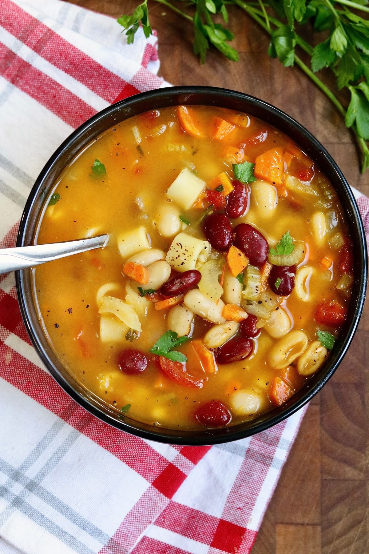 https://thecheekychickpea.com/wp-content/uploads/2021/12/pasta-e-fagioli-1.jpg