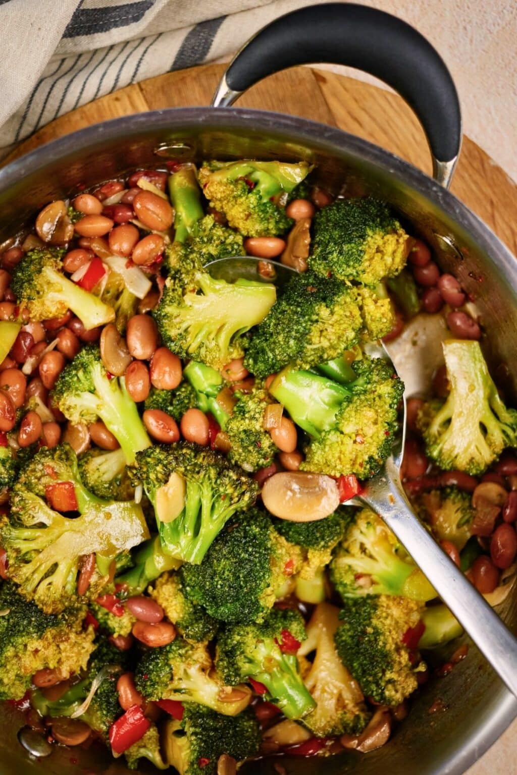 Broccoli Stir Fry With Mushrooms The Cheeky Chickpea 6739