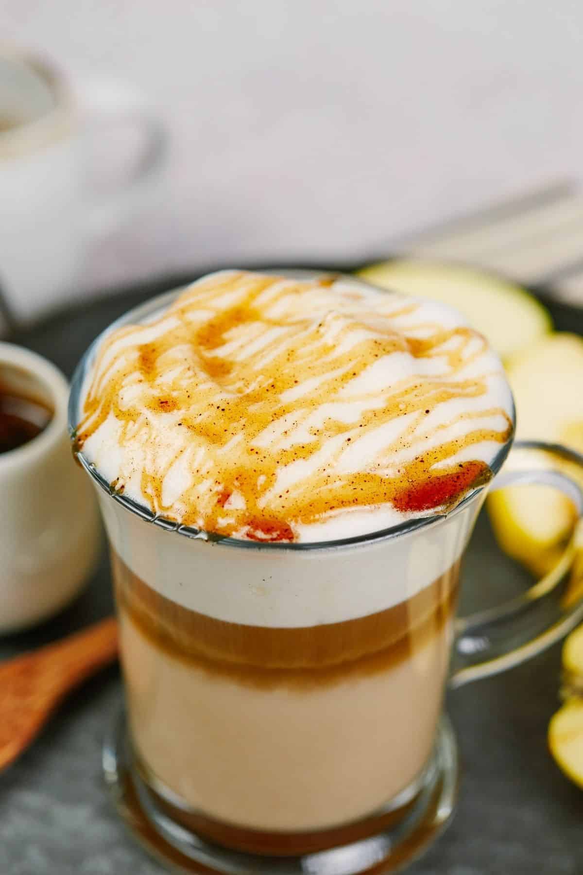 https://thecheekychickpea.com/wp-content/uploads/2023/03/Vegan-Apple-Crisp-Macchiato-18.jpg